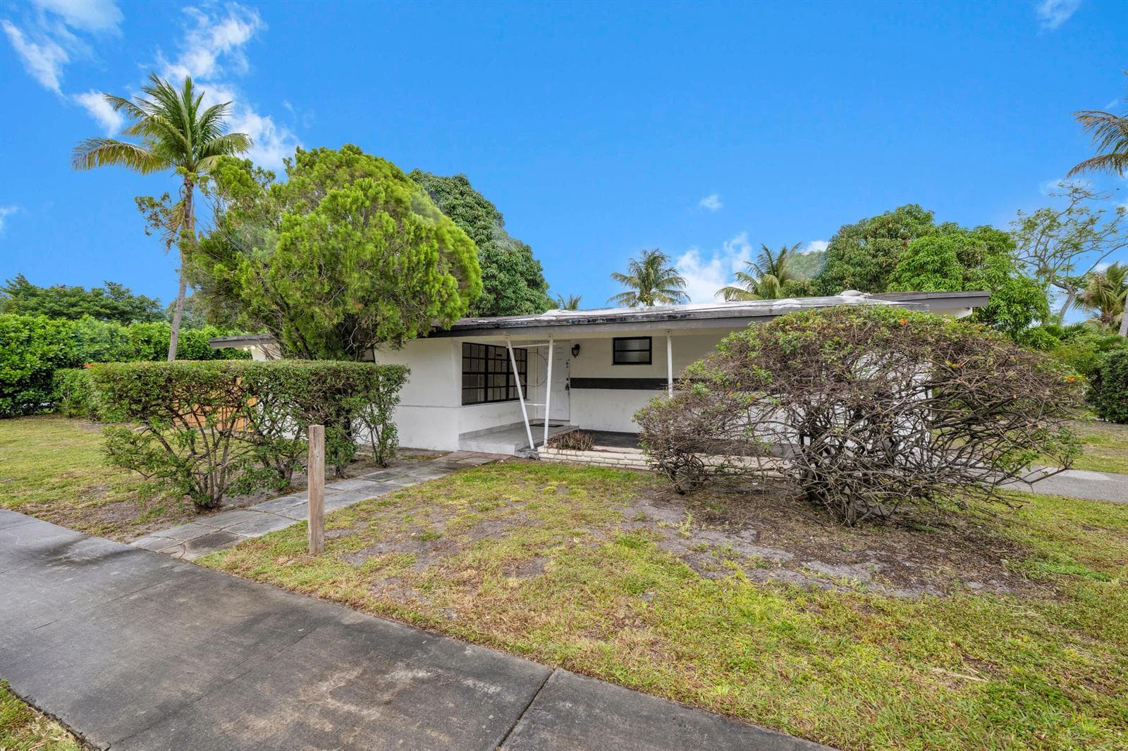 17551 NE 5th Avenue, North Miami Beach FL 33162 photo 3