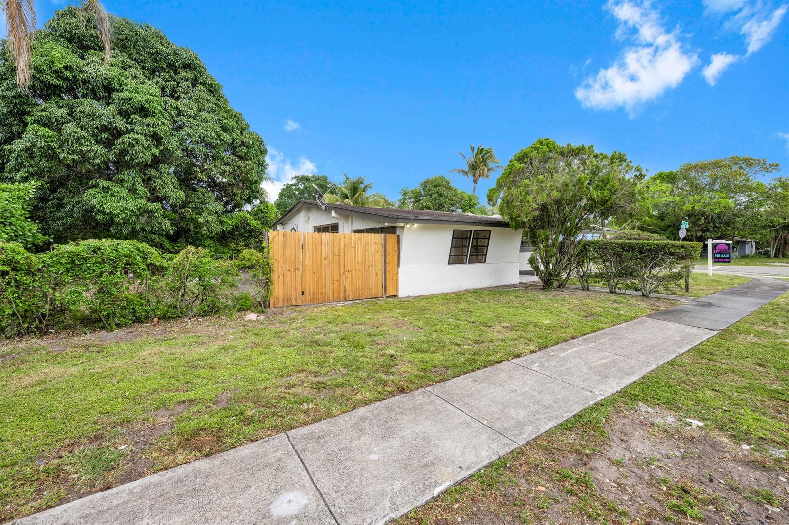 17551 NE 5th Avenue, North Miami Beach FL 33162 photo 4
