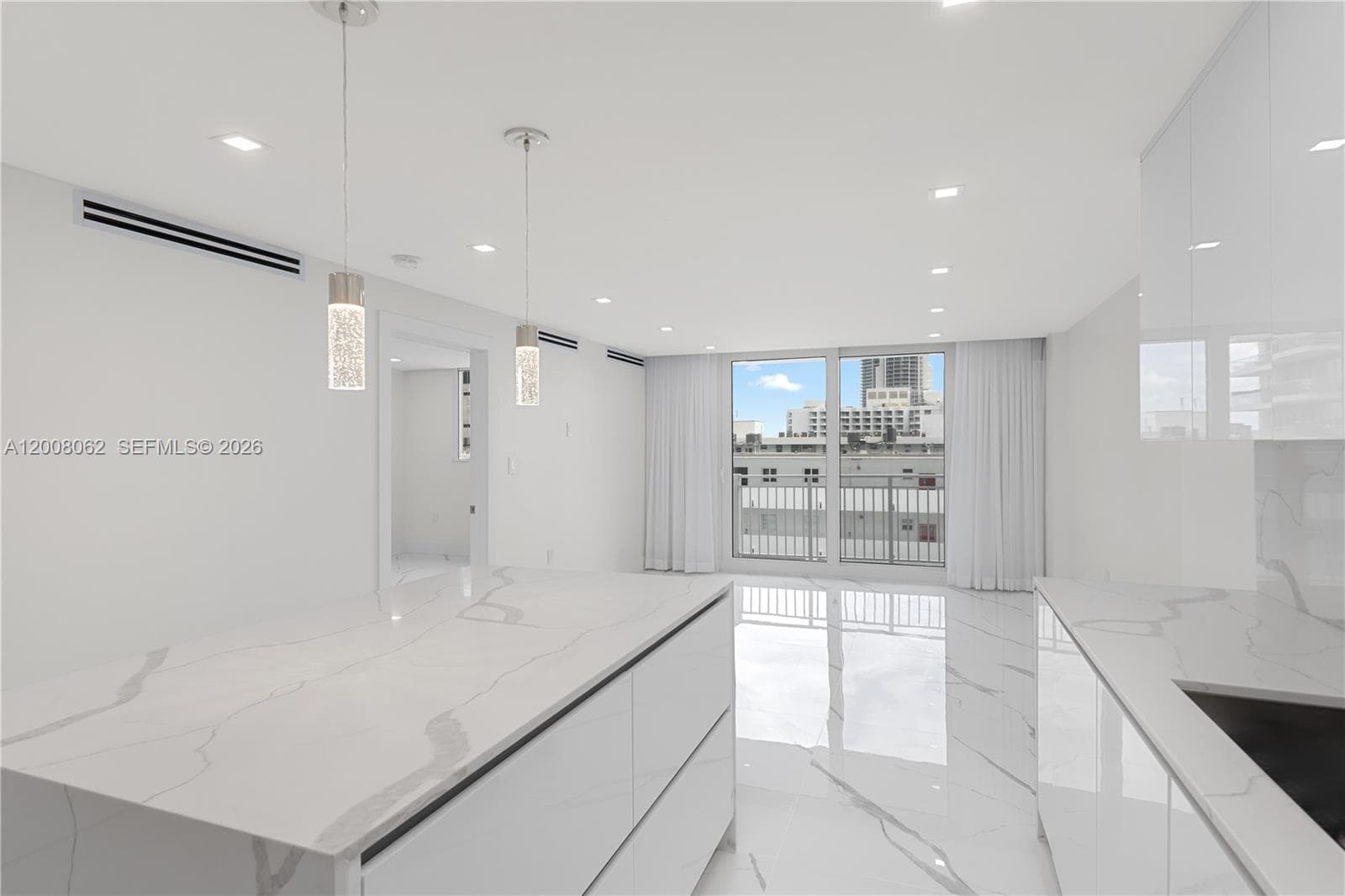 345 Ocean Dr # 708, Miami Beach, FL 33139