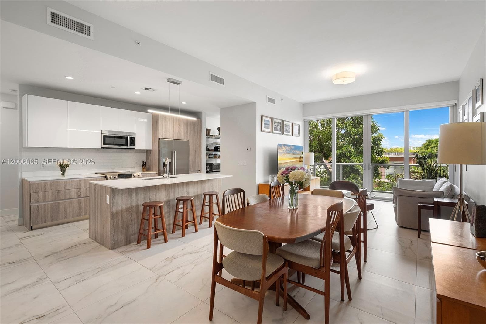 545 SW 11th St # 208, Miami FL 33129 photo 4