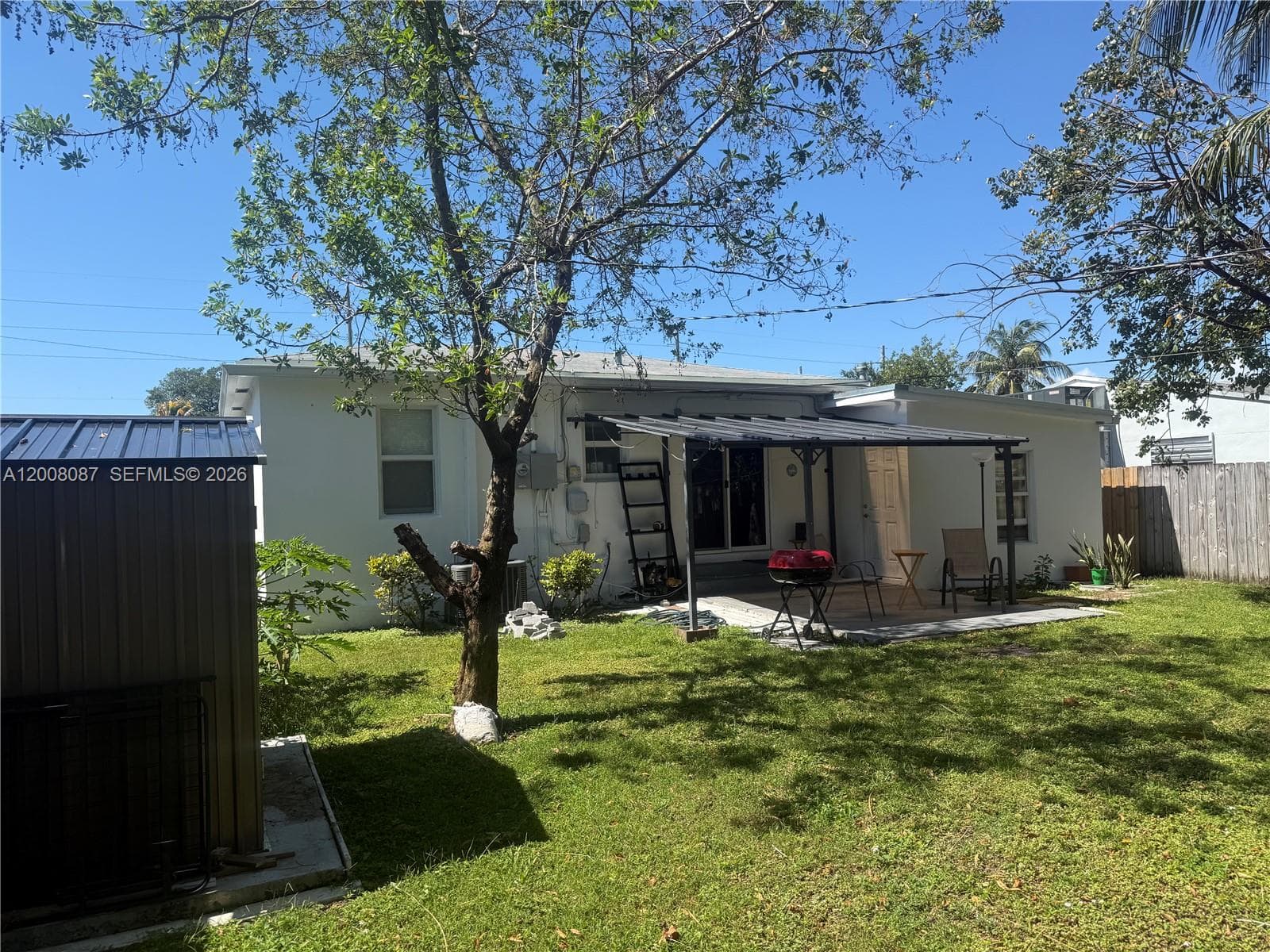 2323 Cleveland St, Hollywood FL 33020 photo 2