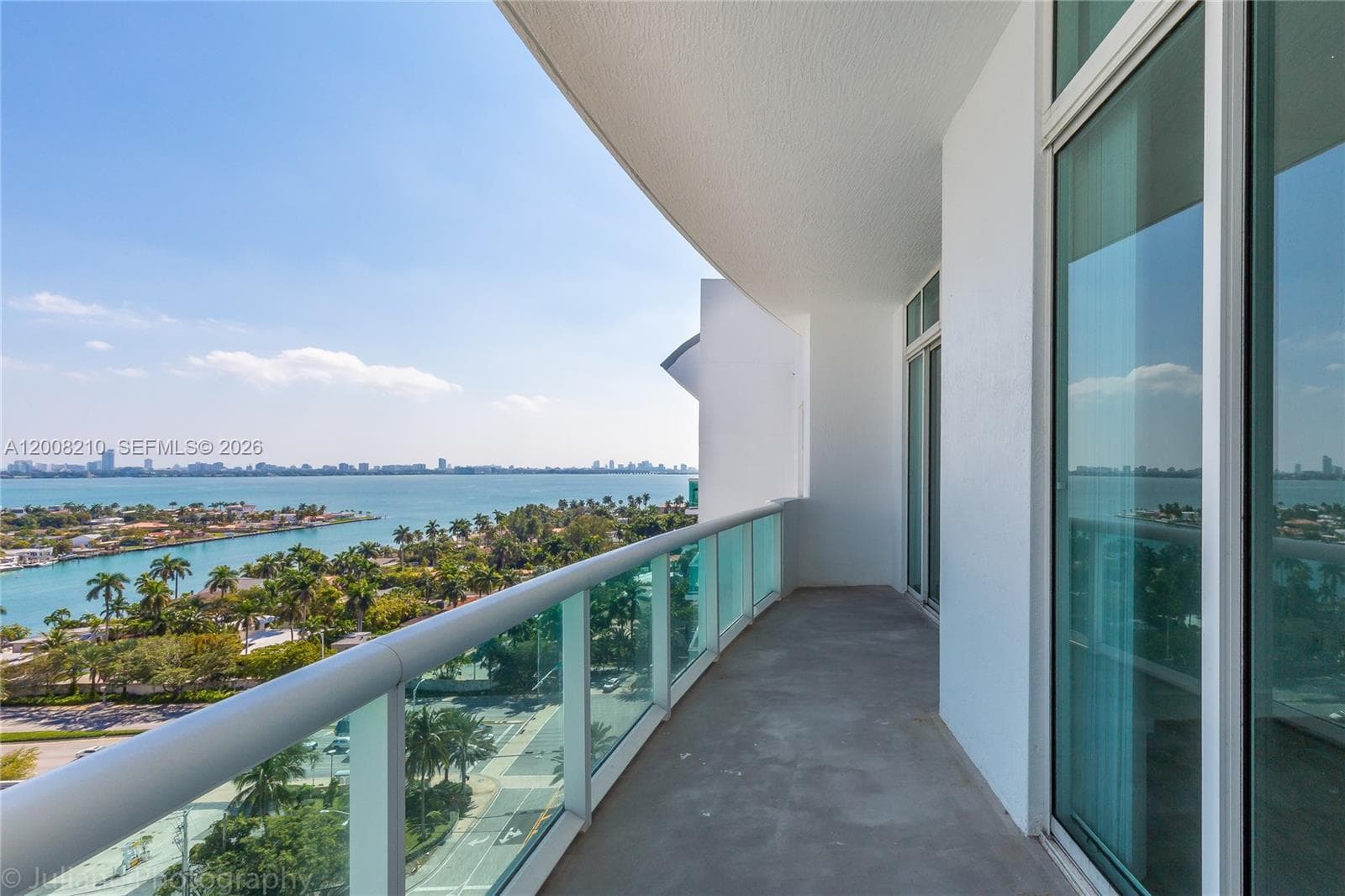 7900 Harbor Island Dr, North Bay Village FL 33141