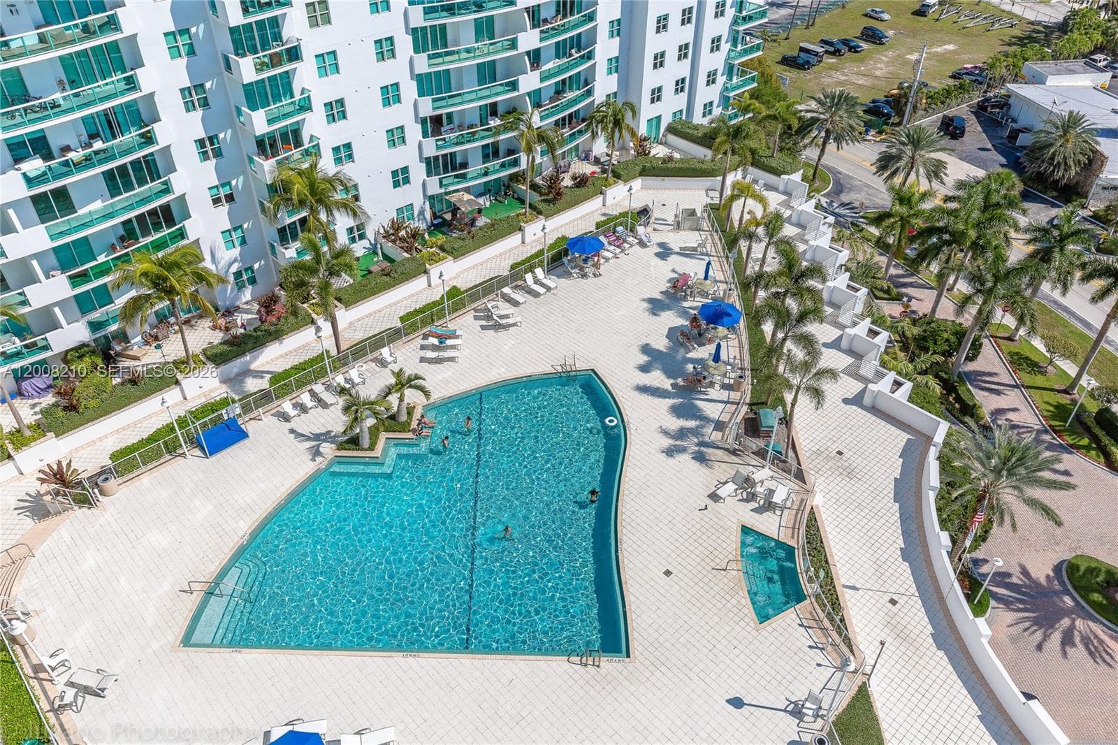 7900 Harbor Island Dr, North Bay Village FL 33141 photo 4