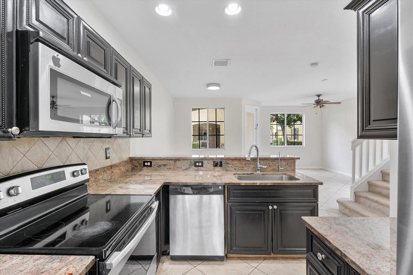 6051 SW 19th Court, North Lauderdale FL 33068 photo 5