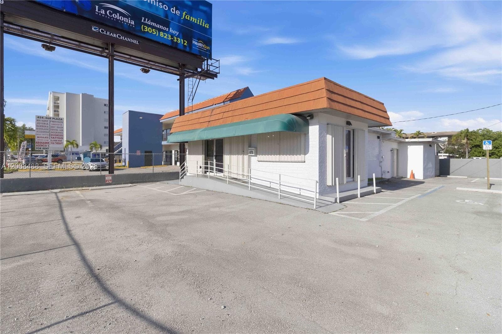 470 NW 22nd Ave, Miami FL 33125 photo 2