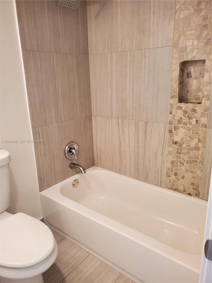 1230 NE 139th St # 409, North Miami FL 33161 photo 3