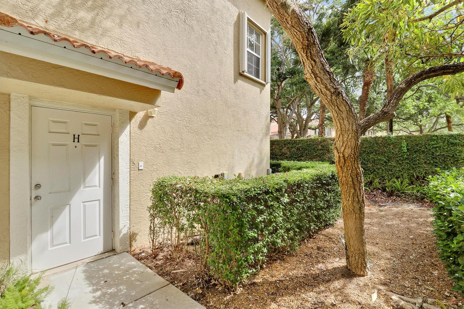 104 Lighthouse Circle # H, Tequesta FL 33469 photo 2