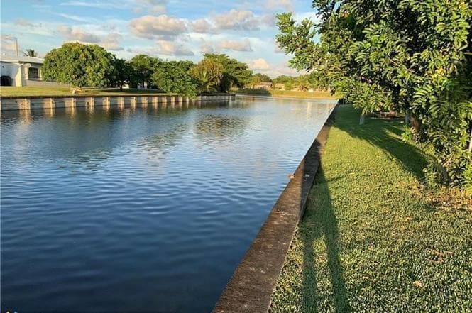 6703 NW 73rd Street, Tamarac FL 33321 photo 3