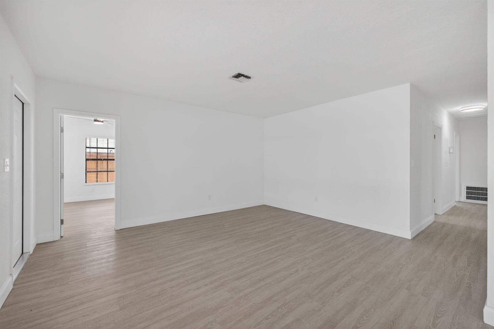 4807 NE 18th Avenue, Oakland Park FL 33334 photo 4