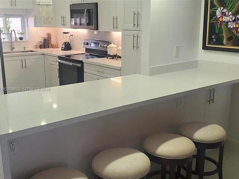 9720 S Hollybrook Lake Dr # 303, Pembroke Pines FL 33025 photo 2