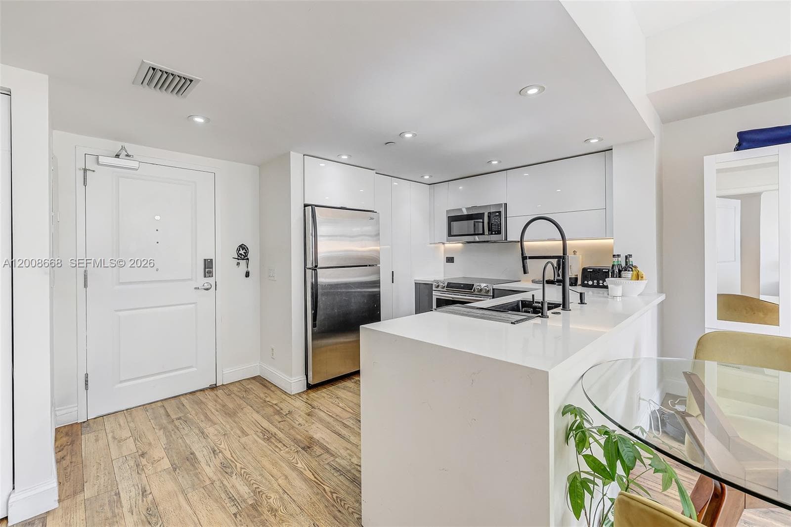 111 E Flagler St # 708, Miami FL 33131 photo 5