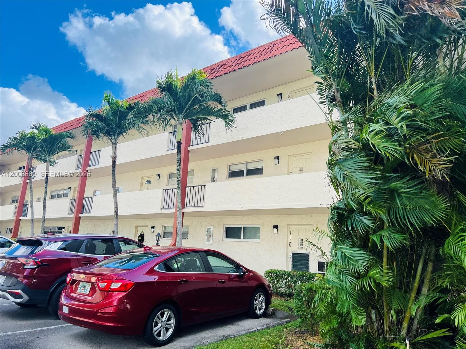 9820 S Hollybrook Lake Dr # 202, Pembroke Pines FL 33025 photo 2