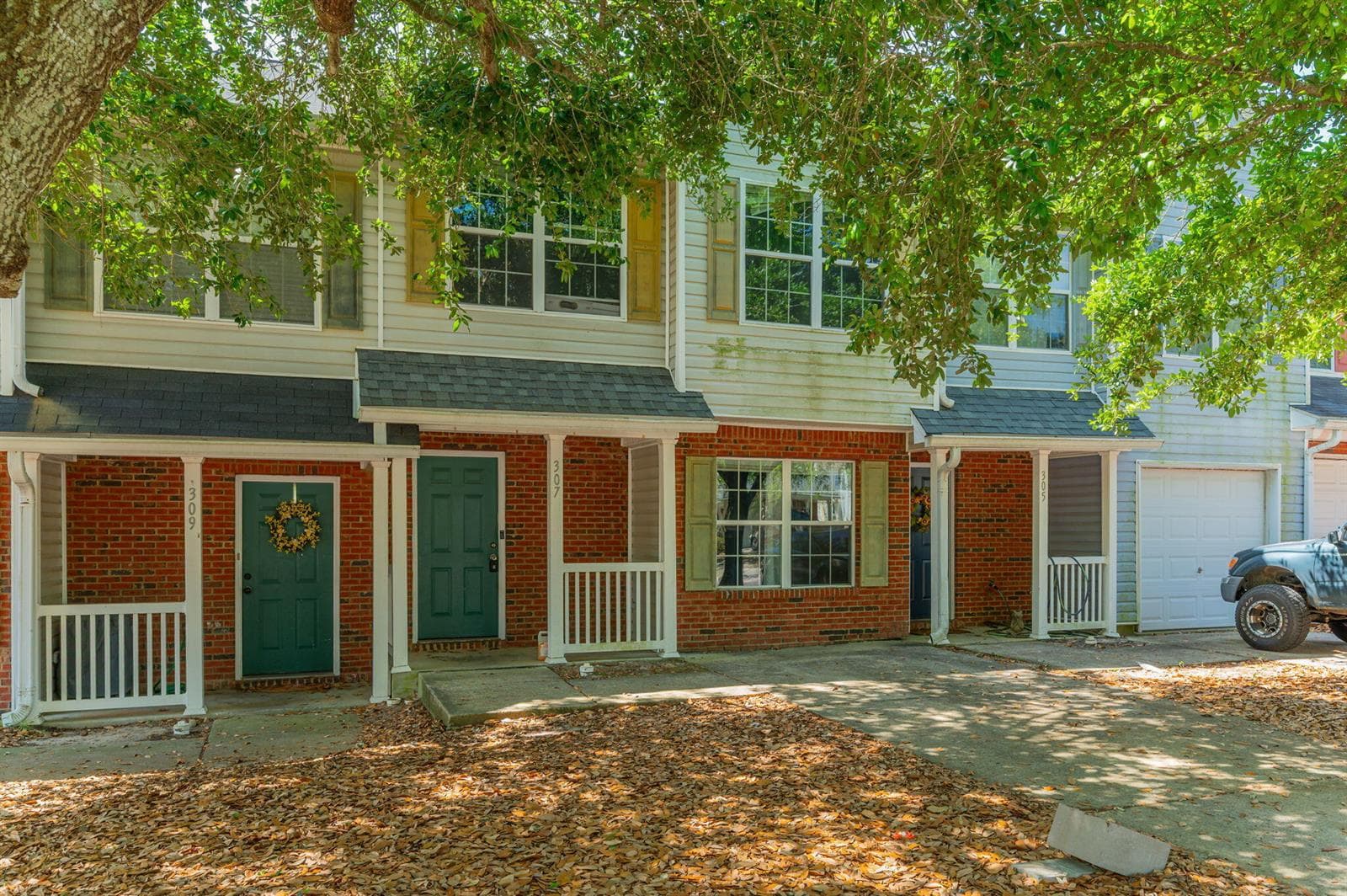 307 Crooked Pine Trail, FL 32539 photo 3