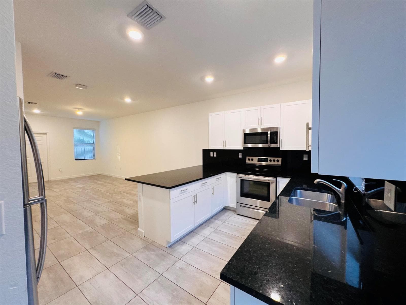 1606 SW 28th Court, Fort Lauderdale FL 33315 photo 2