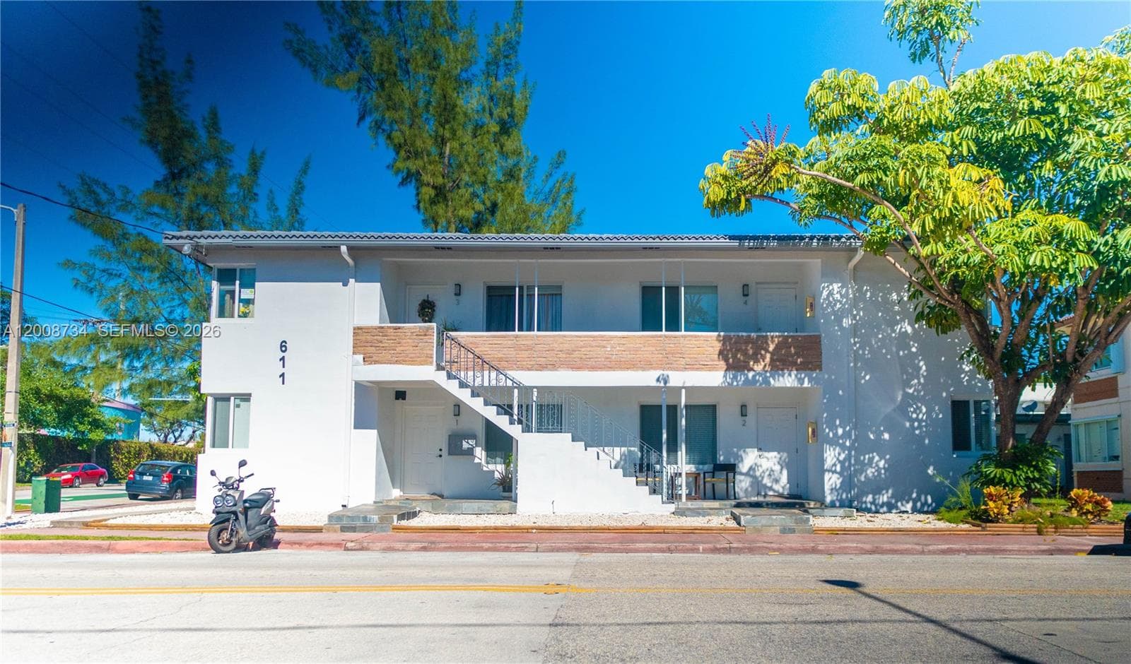 611 74th St, Miami Beach FL 33141