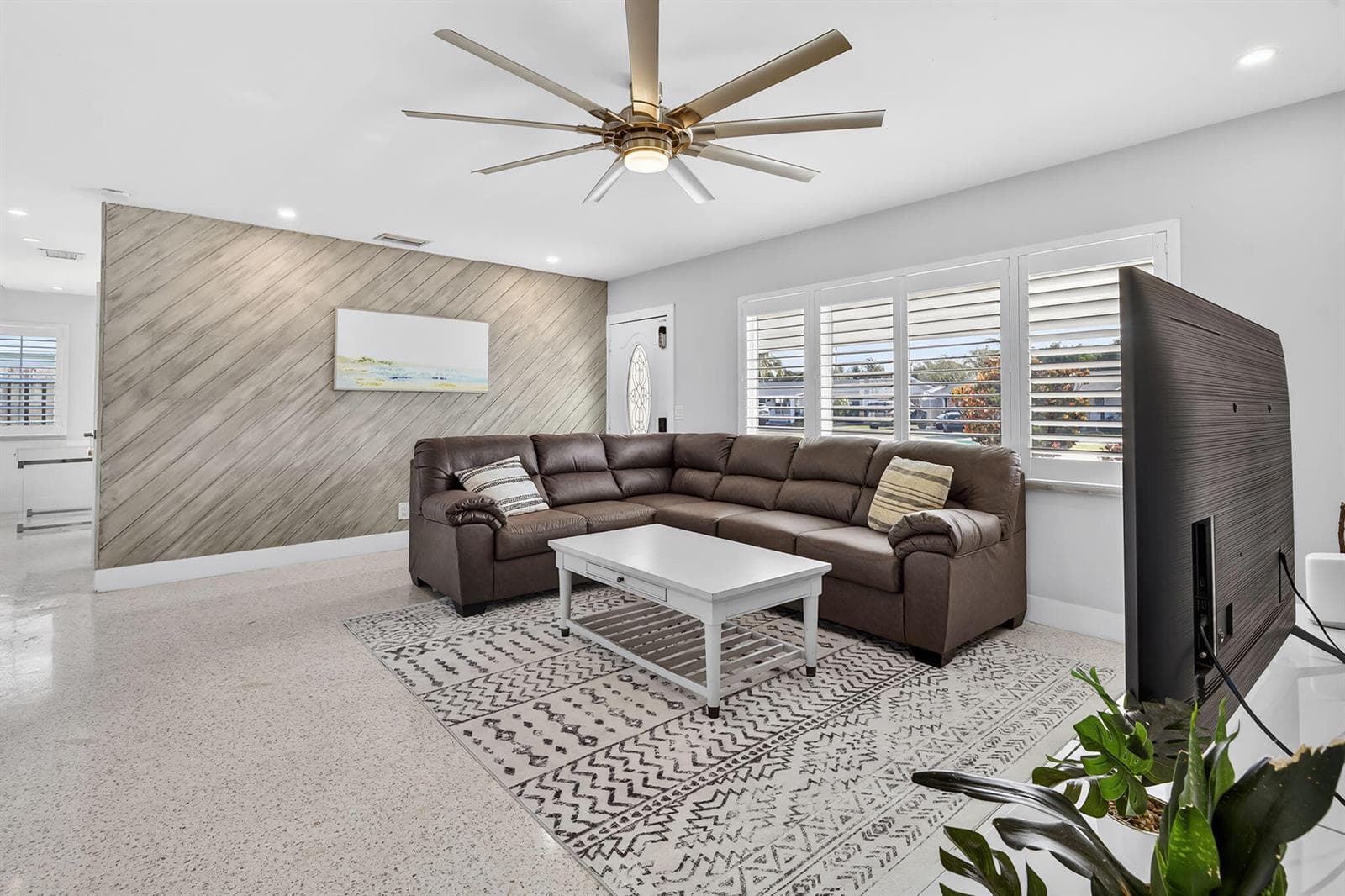 1123 SE 2nd Avenue, Deerfield Beach FL 33441 photo 5