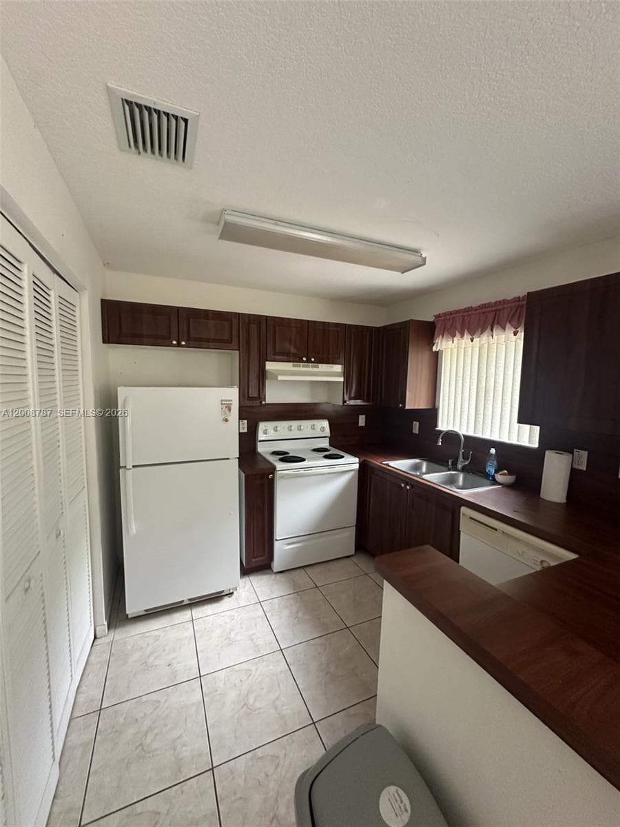 7125 NW 173rd Dr # 2401, Hialeah FL 33015