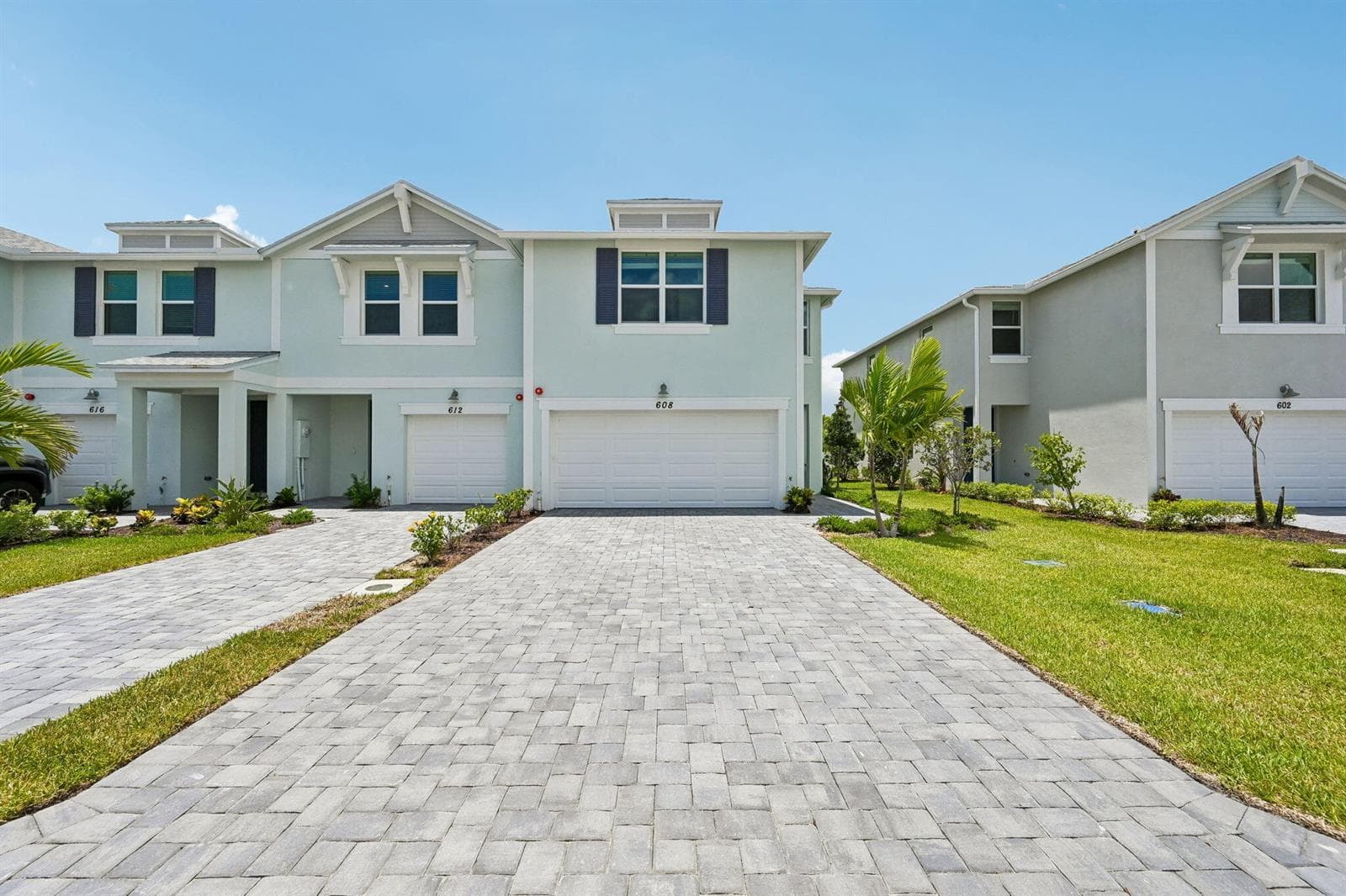 608 Salisbury Circle, Fort Pierce FL 34982 photo 2
