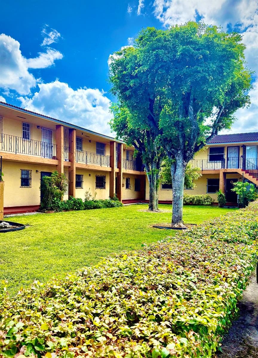 4050 NW 135th Street # 22-1, Opa-Locka FL 33054