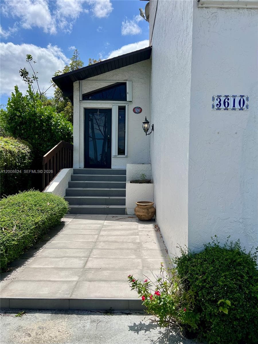 3610 SW 113th Pl, Miami FL 33165 photo 2