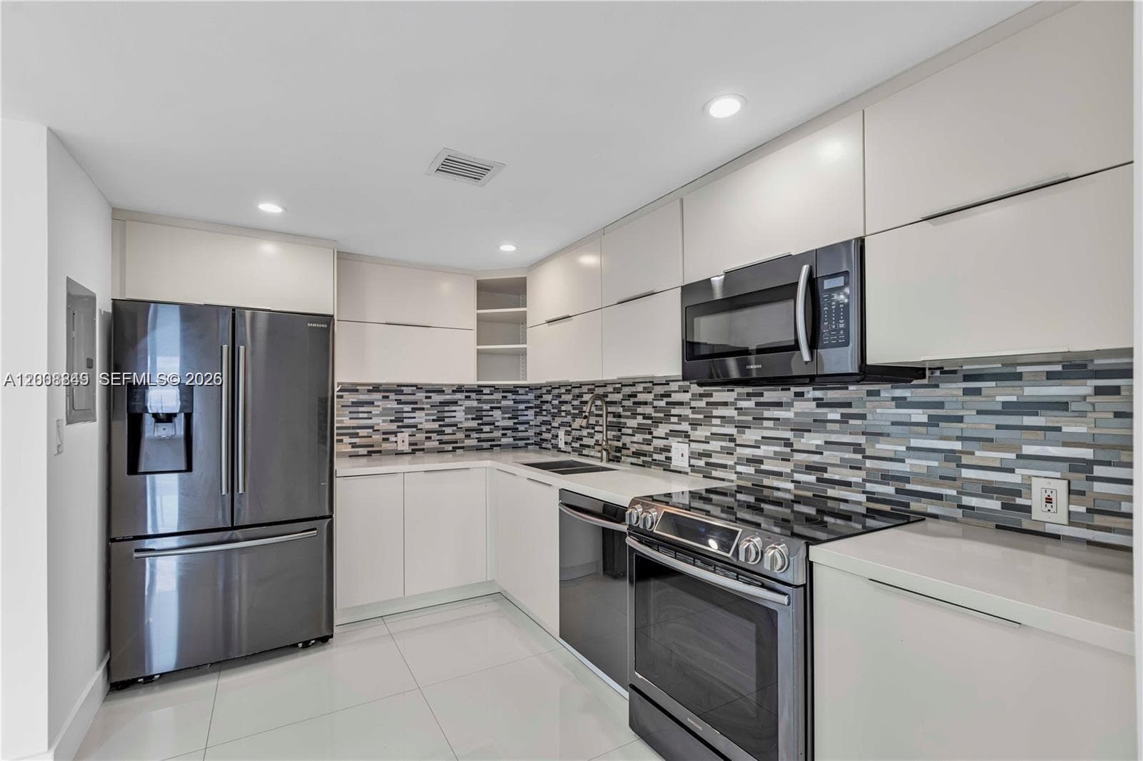 100 Bayview Dr # 508, Sunny Isles Beach FL 33160 photo 2