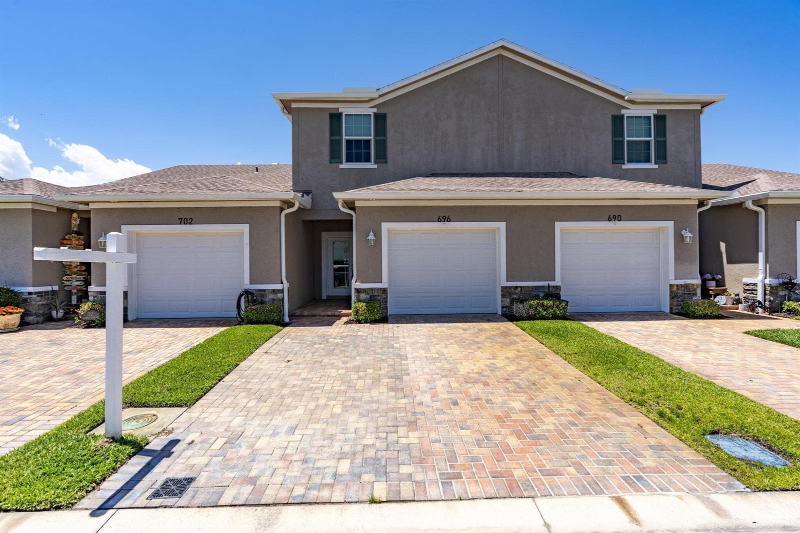 696 NE Waters Edge Lane, Port St. Lucie FL 34983 photo 3