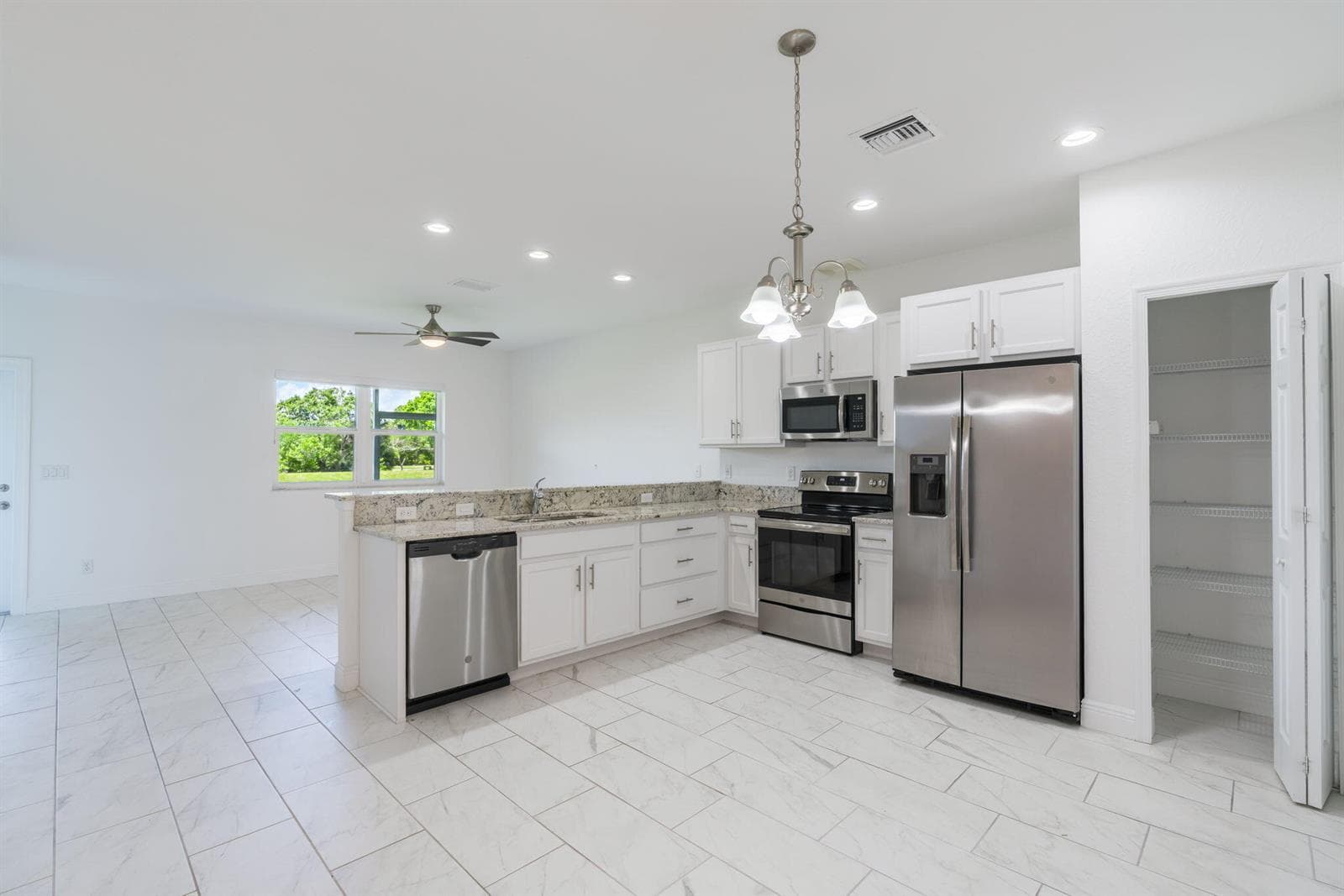 696 NE Waters Edge Lane, Port St. Lucie FL 34983 photo 4