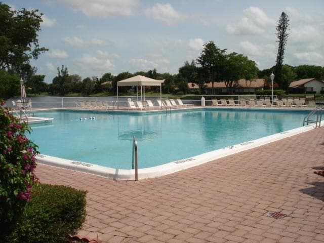 3740 Inverrary Drive # 1a, Lauderhill FL 33319 photo 2