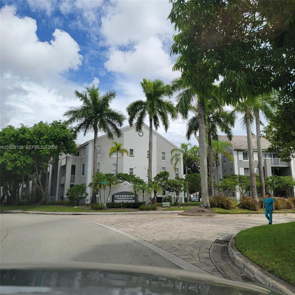 711 SW 111th Way # 301, Pembroke Pines FL 33025 photo 3