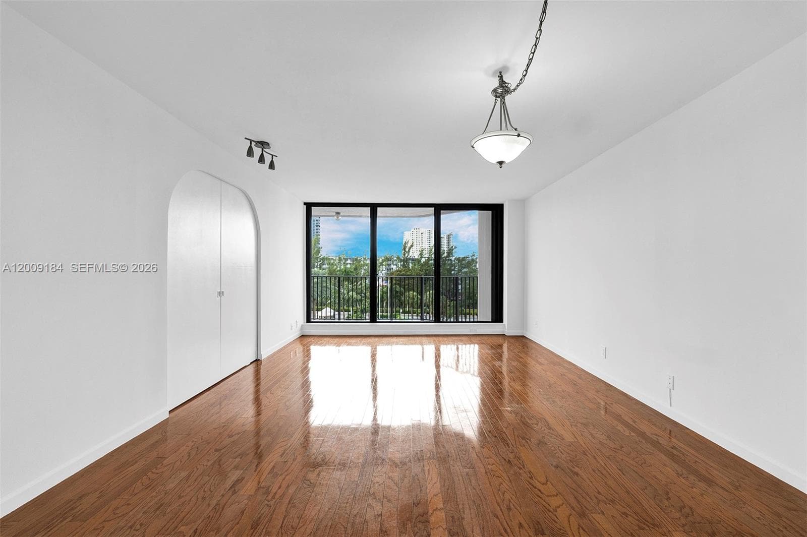 300 Three Islands Blvd # 305, Hallandale Beach FL 33009 photo 2