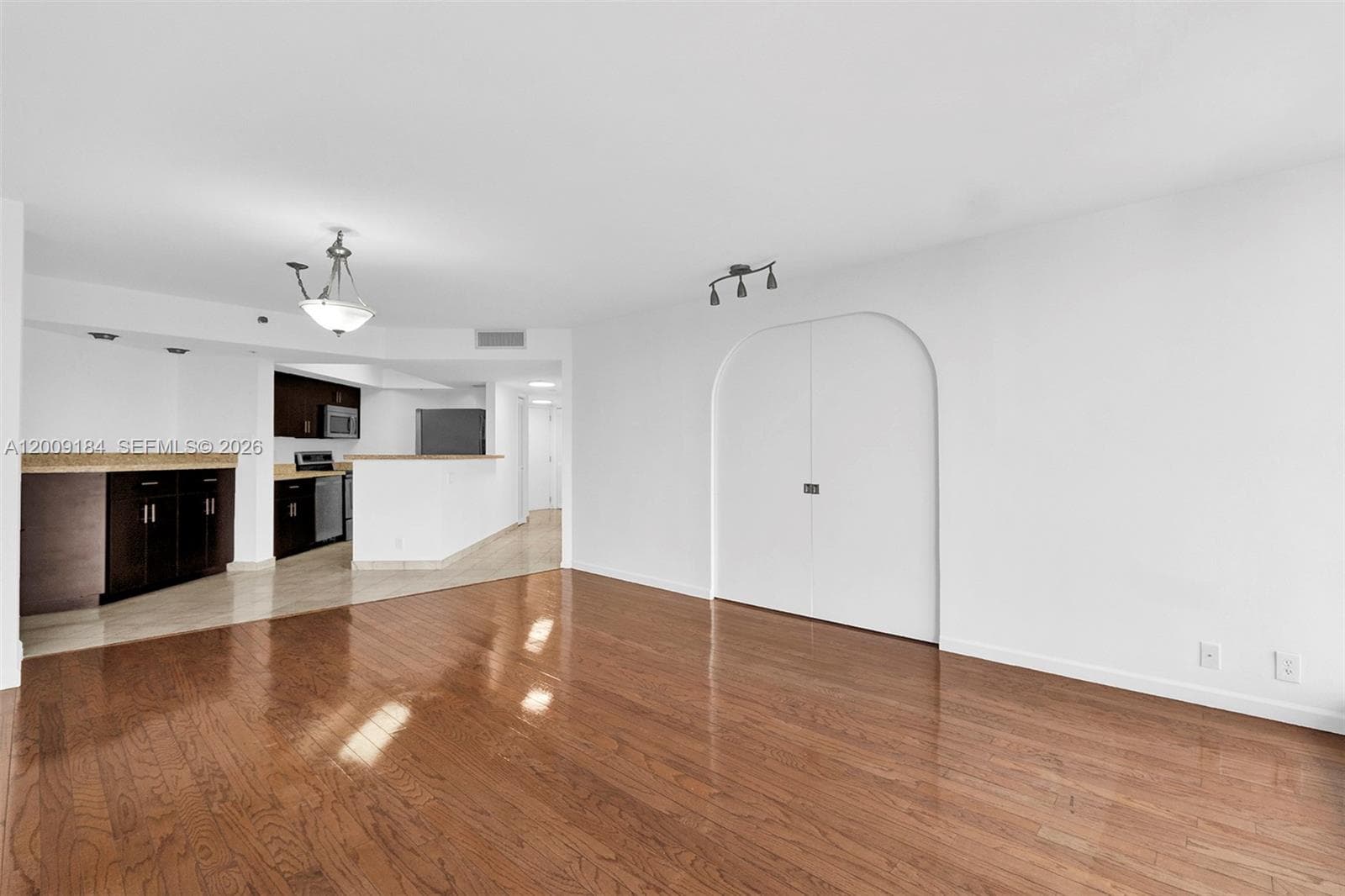 300 Three Islands Blvd # 305, Hallandale Beach FL 33009 photo 3