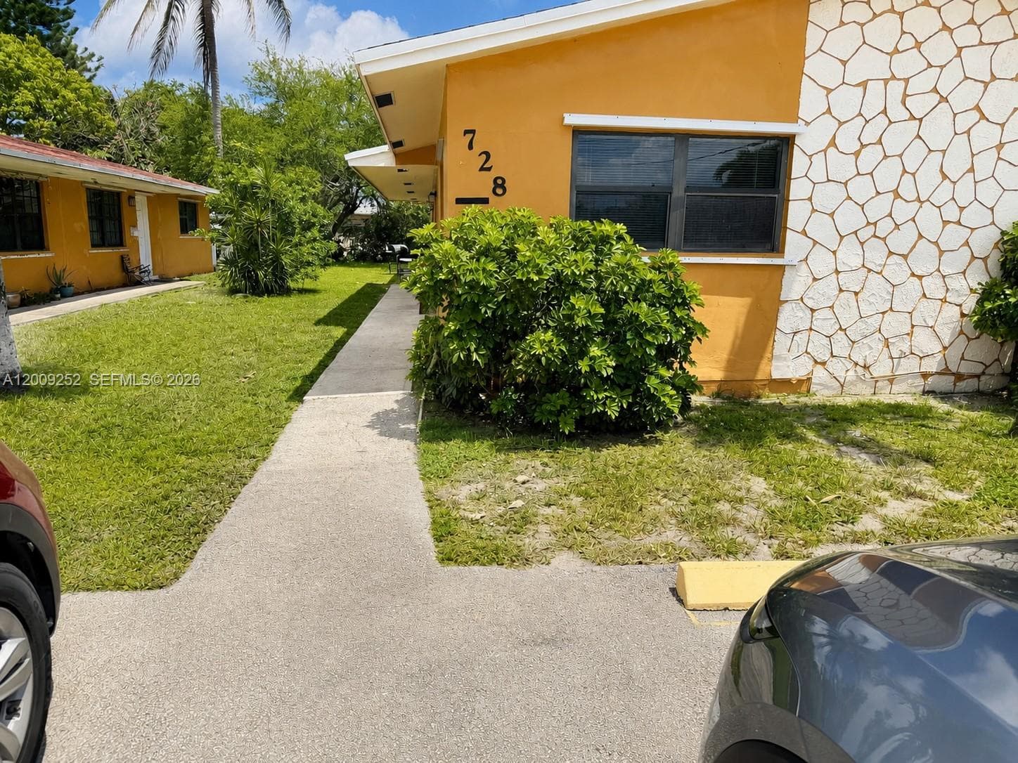 728 SW 7th St # 1-2, Hallandale Beach FL 33009