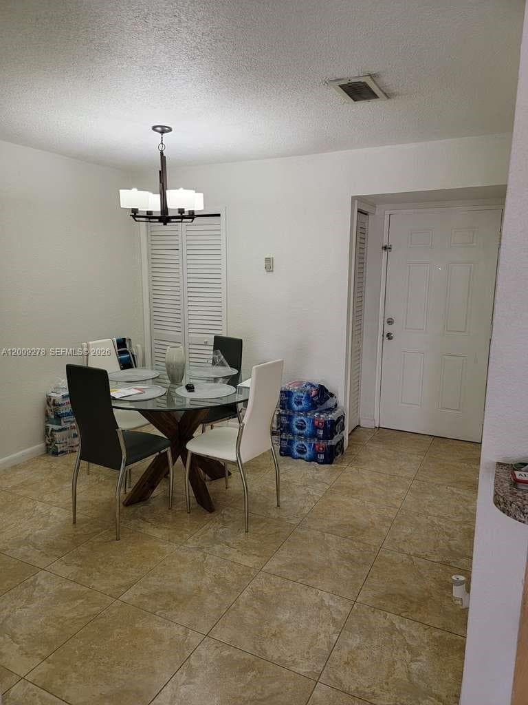 8425 NW 8th St # 306, Miami FL 33126 photo 3