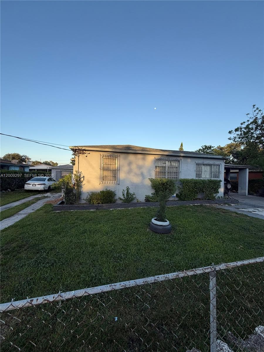 6741 NW 6th Ct, Miami FL 33150 photo 5