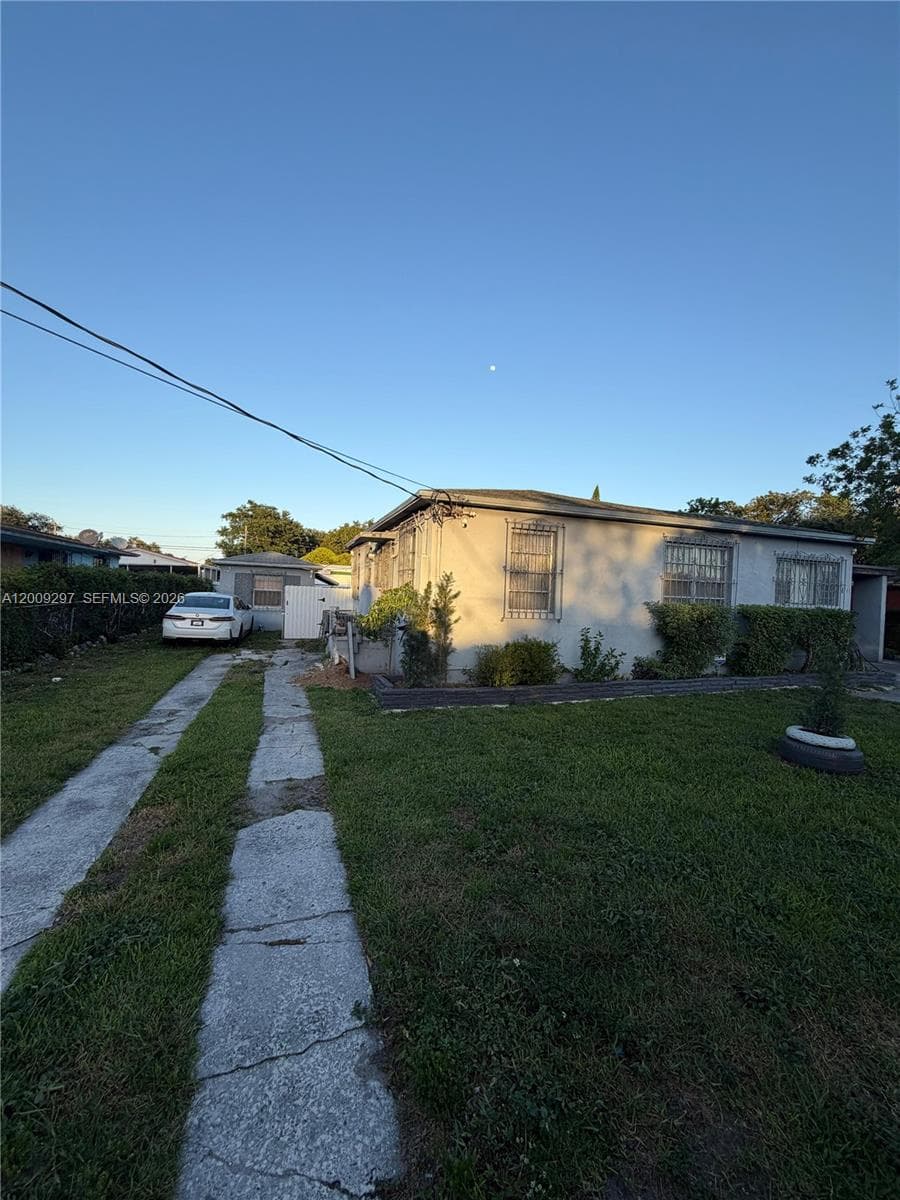 6741 NW 6th Ct, Miami FL 33150 photo 4