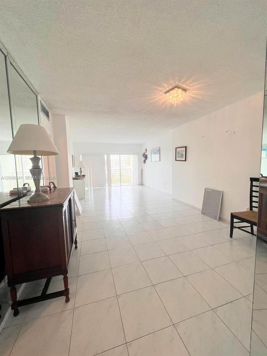 300 Bayview Dr # 915, Sunny Isles Beach FL 33160 photo 4