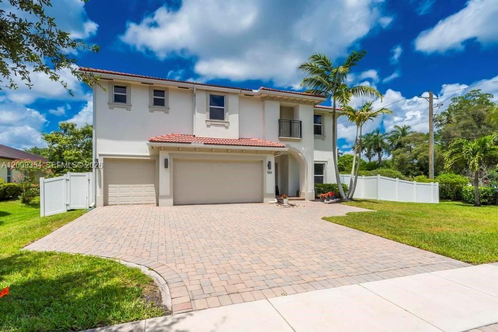 7601 CAVALIA Dr, Davie FL 33328 photo 2