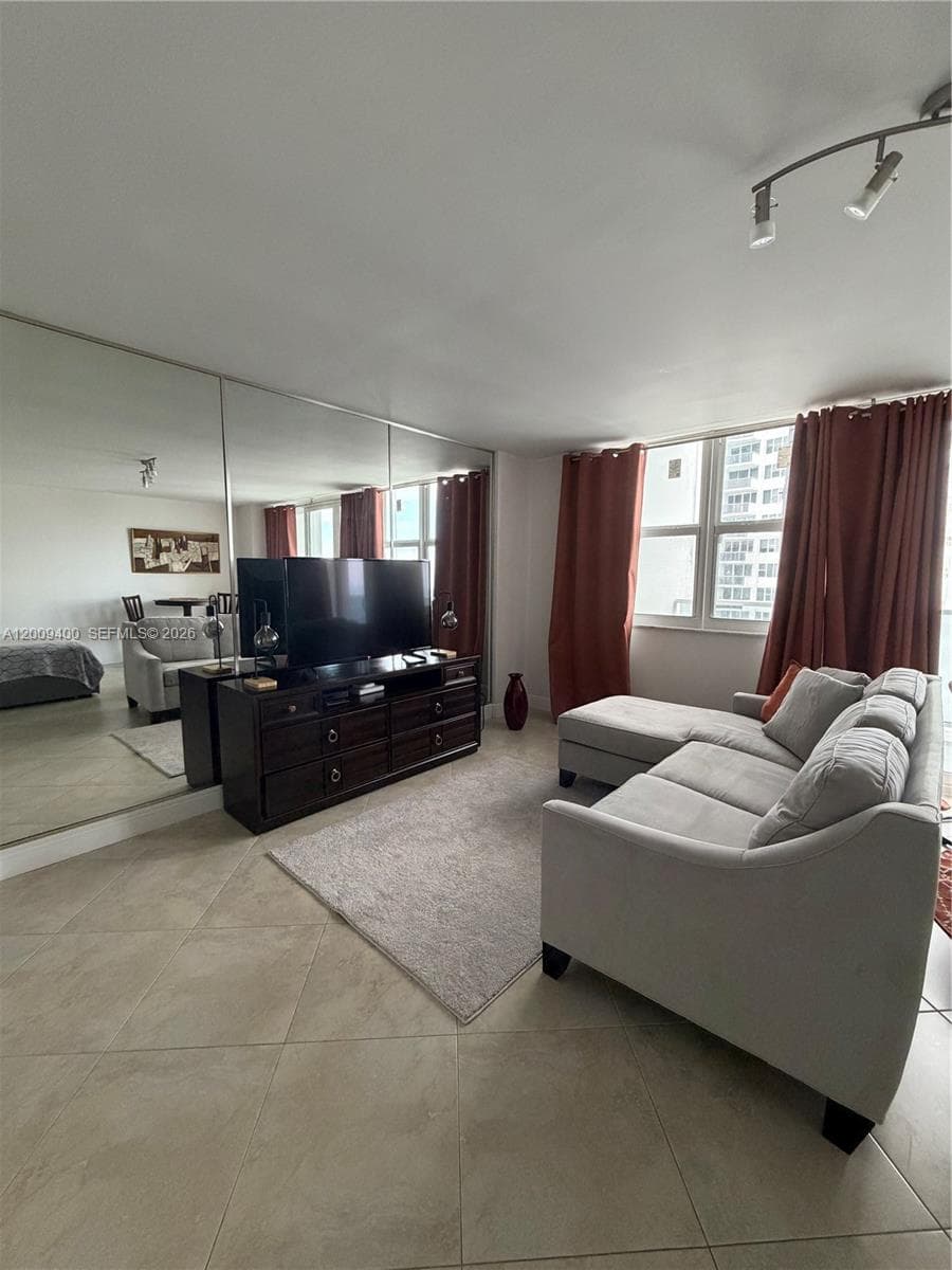 3180 S Ocean Dr # 1705, Hallandale Beach FL 33009 photo 4