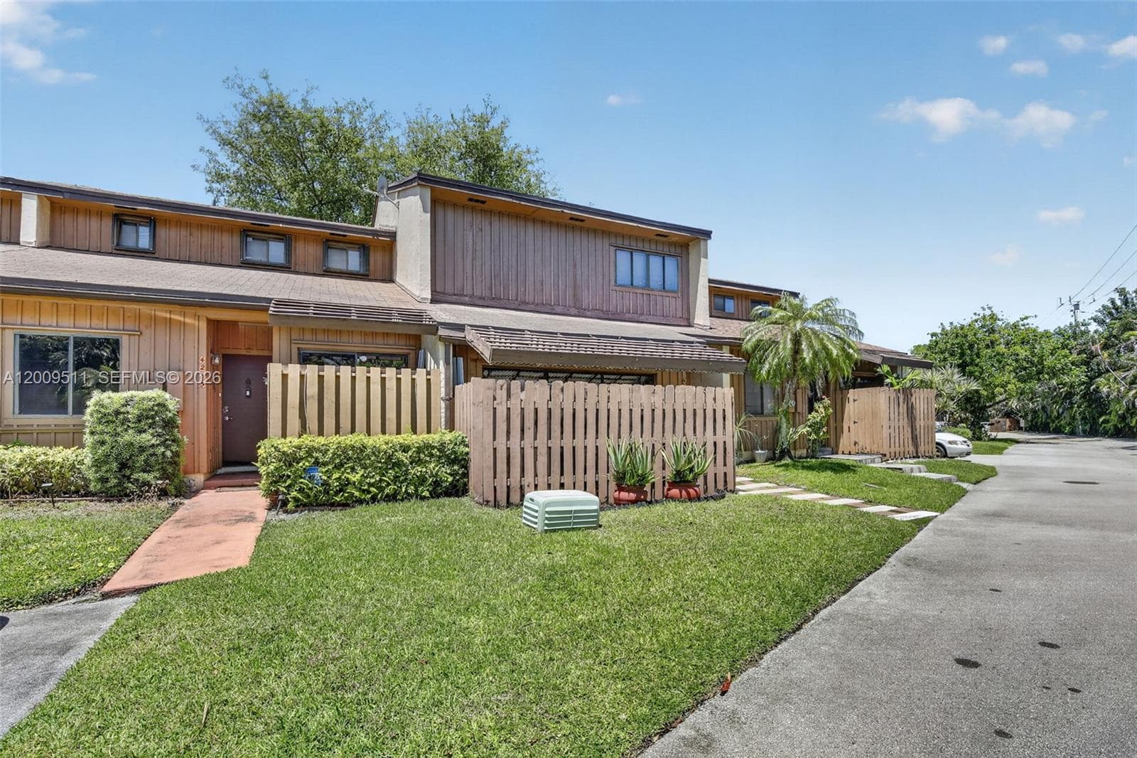 4283 S Pine Island Rd, Davie FL 33328 photo 2