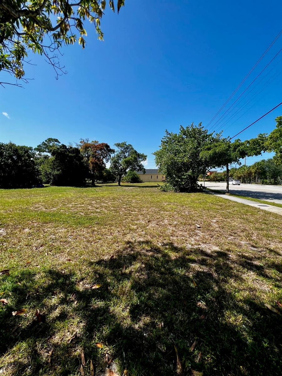 435 NW 7th Avenue, Fort Lauderdale FL 33311 photo 4