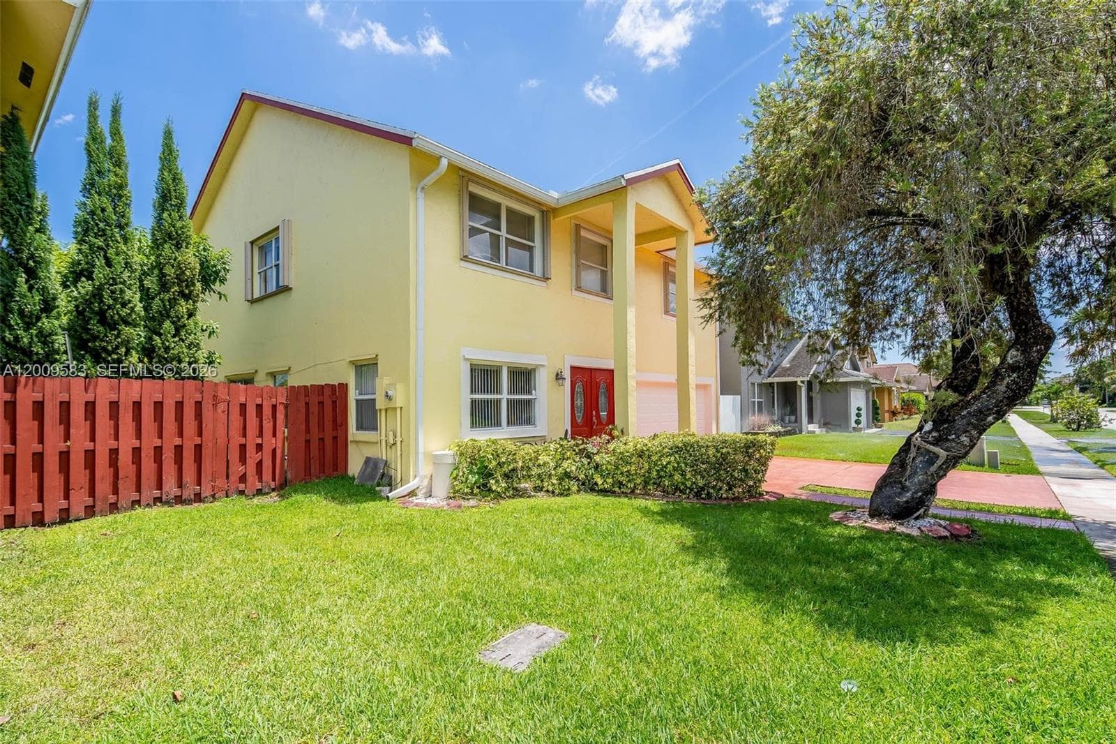 1001 SW 100th Ter, Pembroke Pines FL 33025 photo 5