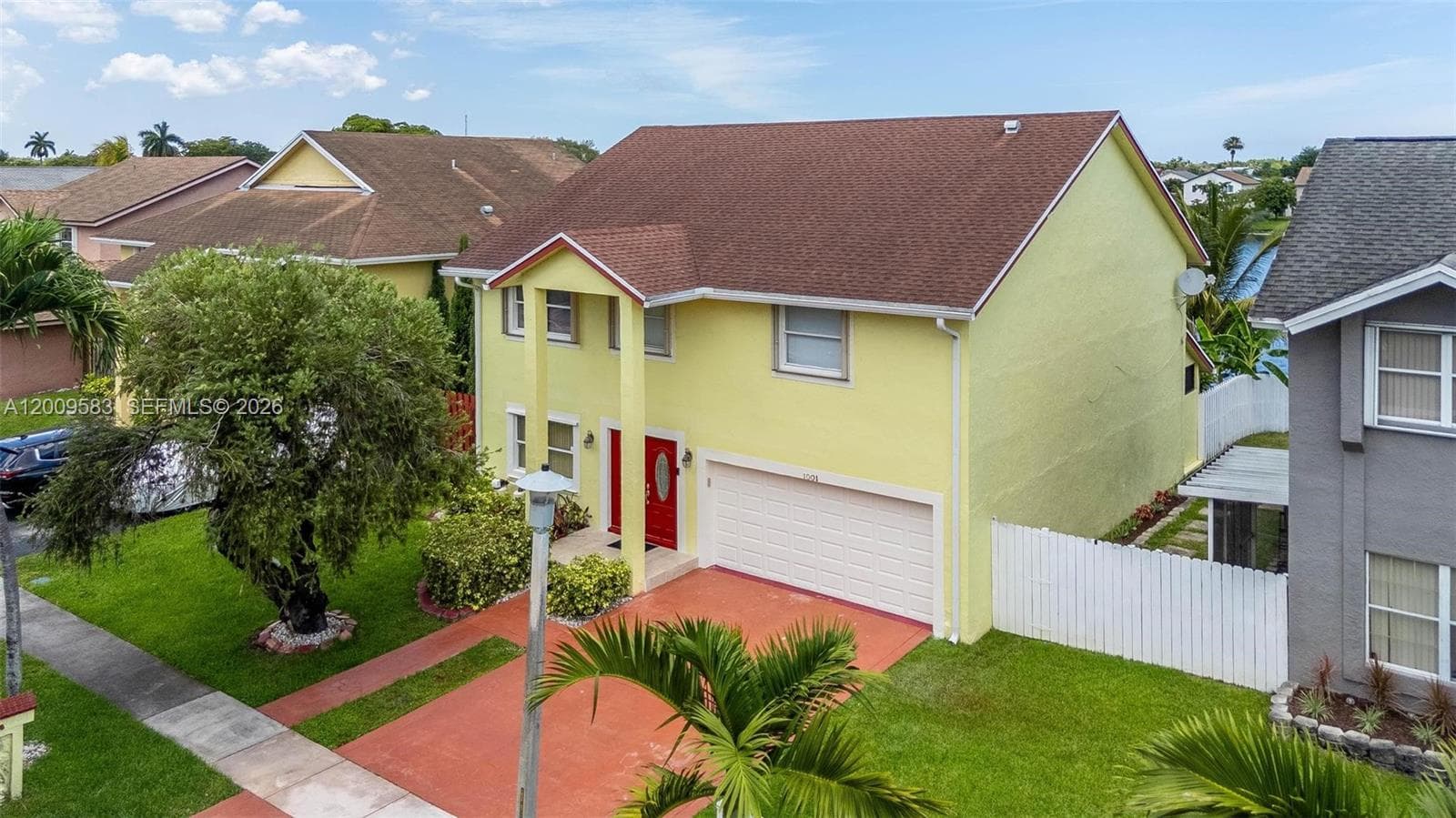 1001 SW 100th Ter, Pembroke Pines FL 33025 photo 4