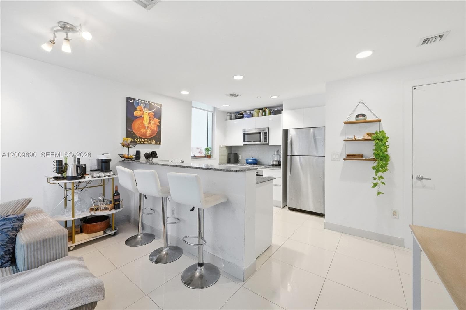 1050 Brickell Ave # 1002, Miami FL 33131 photo 4
