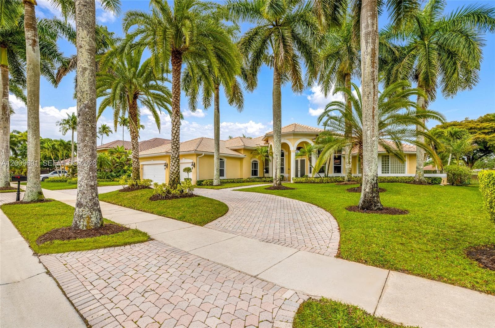 2477 Poinciana Dr, Weston FL 33327 photo 3