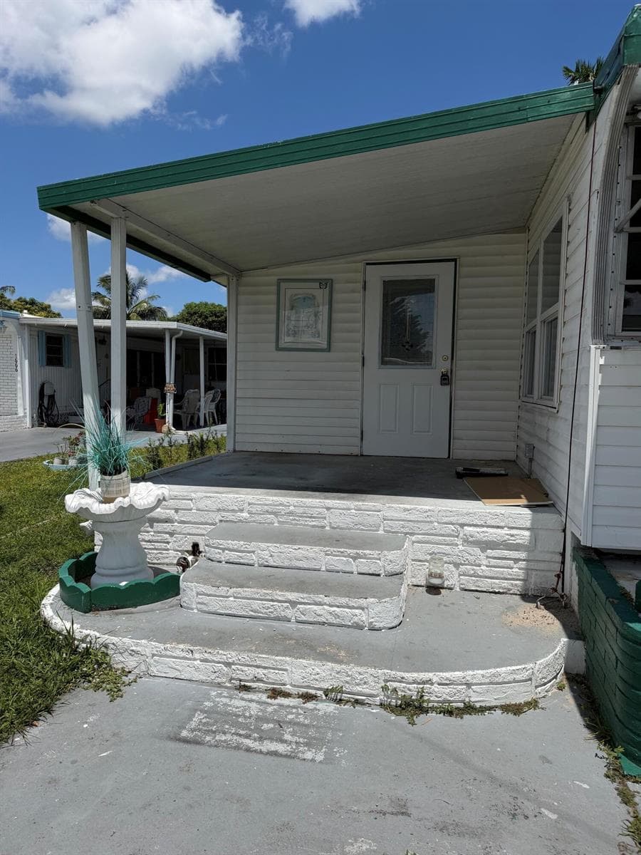 1670 SW 85th Avenue, Davie FL 33324 photo 2