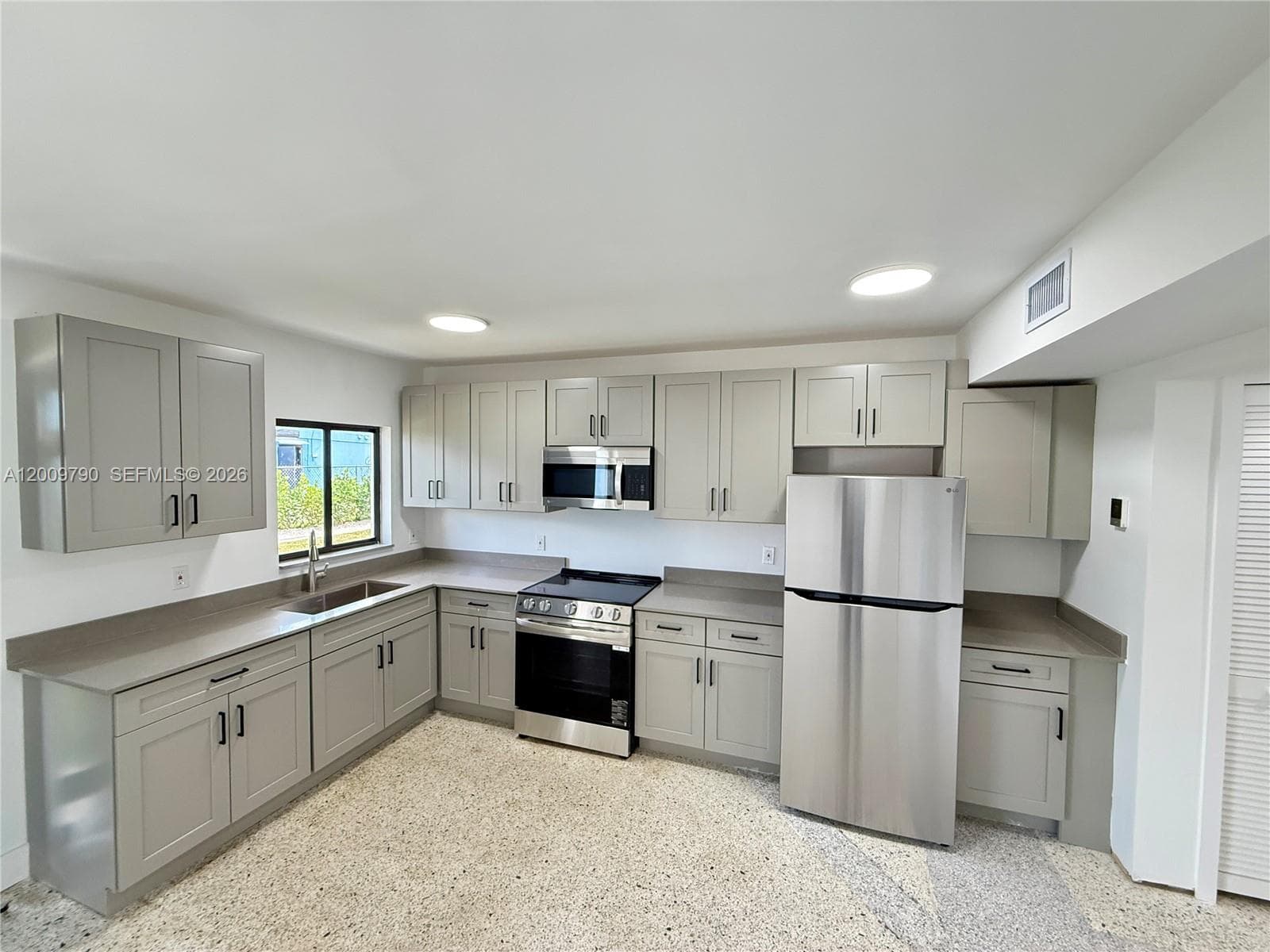 180 NE 57th St # 4, Miami, FL 33137 photo 3