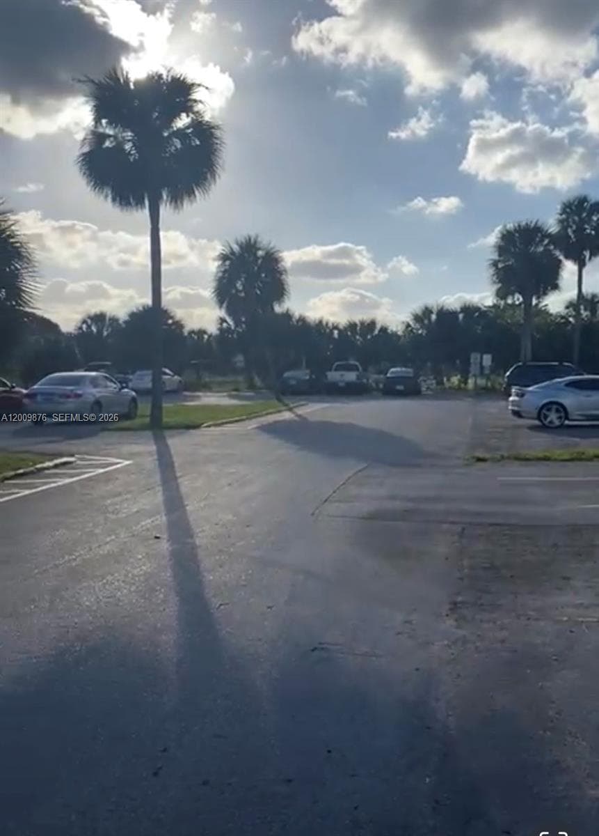 3710 NW 21st St # 305, Lauderdale Lakes FL 33311