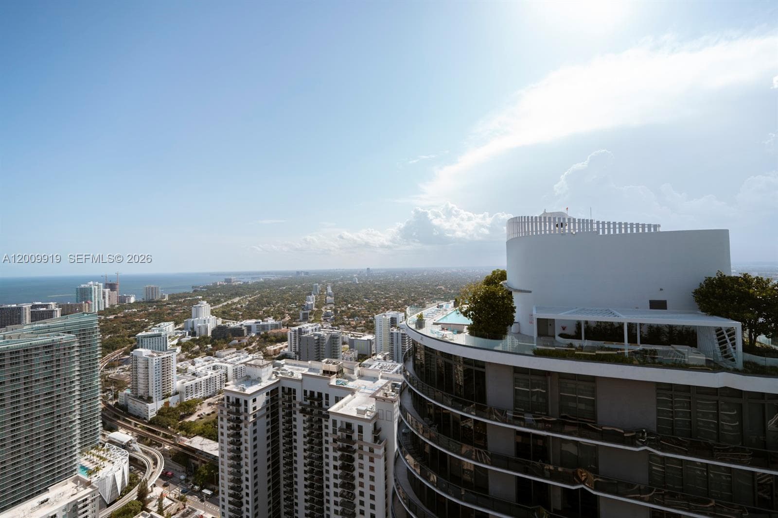 45 SW 9th St # 4906, Miami FL 33130 photo 2