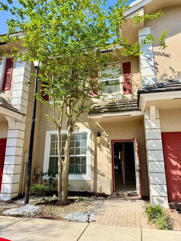 669 NW 42nd Ave, Plantation FL 33317 photo 2
