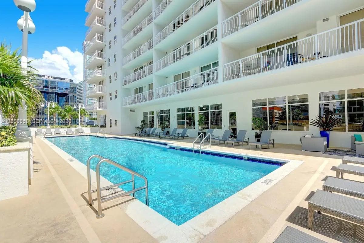 1200 Brickell Bay Dr # 1404, Miami FL 33131 photo 5